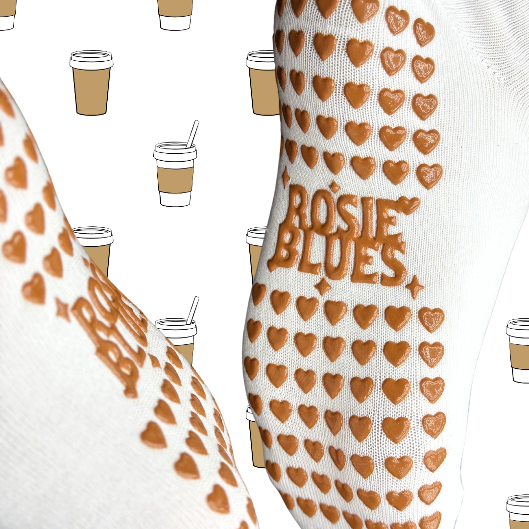 𧦠āPilates and Lattesā Grip Socks ā Coffee Run Edit
